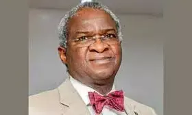 Shun corruption, retire peacefully, Fashola tells civil servants