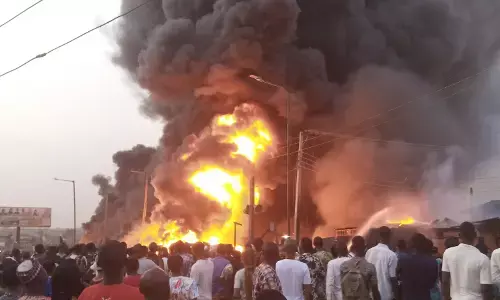 Badagry fire destroys 3 buildings, claims 1 life