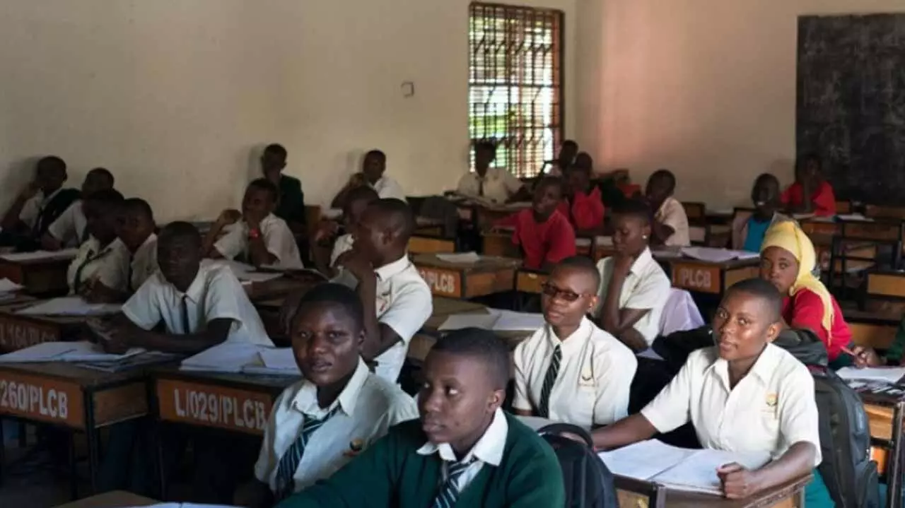 High turnout of students as schools reopen for 2nd term in Ibadan