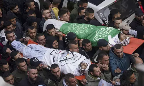 Israeli troops kill two Palestinian insurgents near Jenin