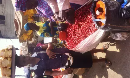 Naira crisis: Food vendors, hawkers others accept bank transfers