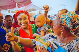 Abisola Kola-Daisi pushes husbands campaign to Ibadan markets