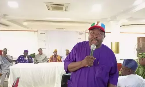 Senator-elect rallies support for Folarin, other APC candidates