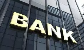 Banks comply with CBNs weekend work order, customers crowd premises
