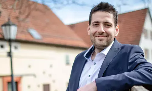 German community elects 29-year-old Syrian refugee as Mayor