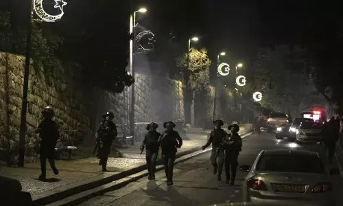 Israeli-Palestinian war: Conflicts erupt at Jerusalem holy site for 2nd consecutive night