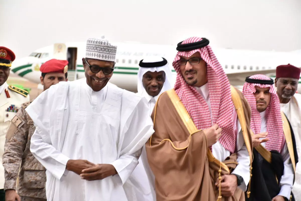 Buhari arrives in Medina for minor pilgrimage, official visit