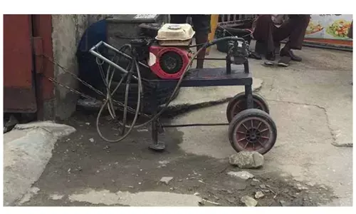 Articulated vehicle’s tyres kill vulcaniser, injure others