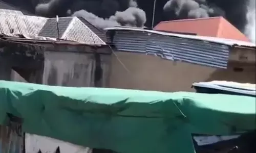 Fire flared out at popular Ojo Alaba market + video Fire flared out at popular Ojo Alaba market + video