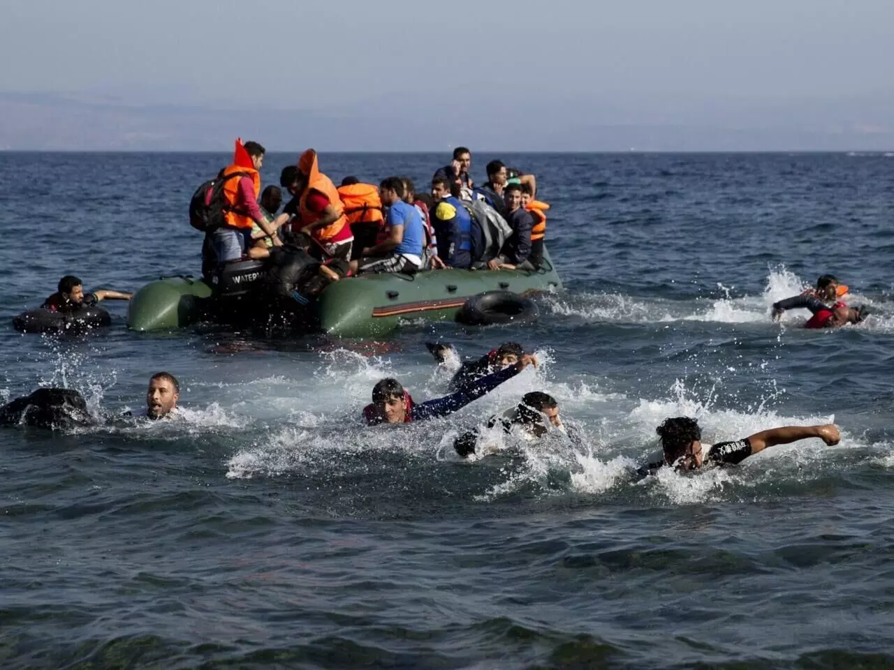 Greece Migrant: 3 dead, 12 missing after refugee boat capsize