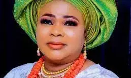 Olori Janet Afolabi gives new batch of traders free interest loan