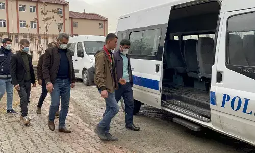 96 illegal immigrants captured after raids in Istanbul