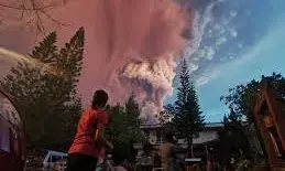 Volcanic eruption in Philippines sickens over 600 evacuees