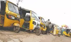Karu LG boss  threatens to ban commercial tricycles