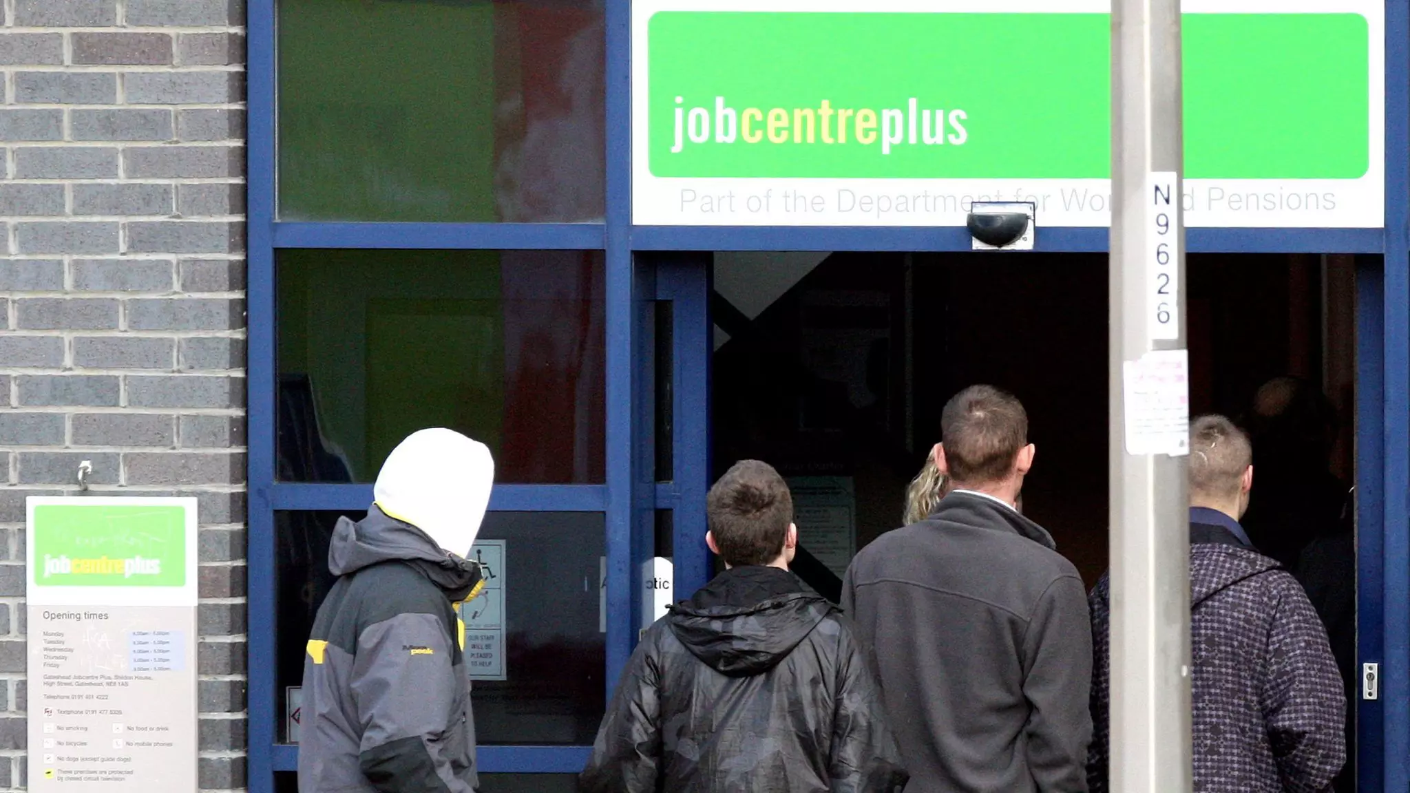 UK unemployment rate rises as pay growth reaches record high