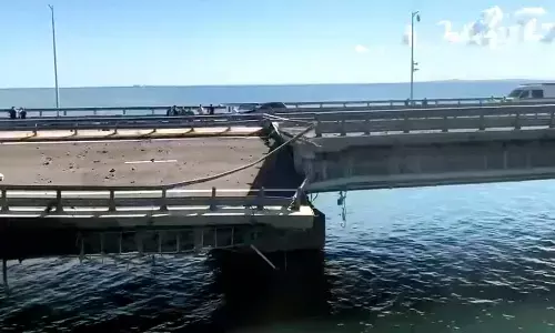 2 died in emergency on Crimea-Russia bridge – Russian governor