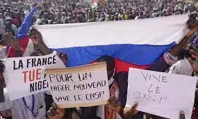 Niger’s tailors rush to make Russian flags after coup