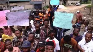 Electricity bill: Aba tailors protest alleged extortion