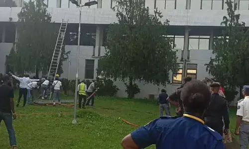 Breaking: Supreme Courts building gut fire