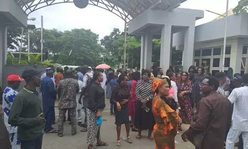 Protesting workers locked up minister in office (Video)   