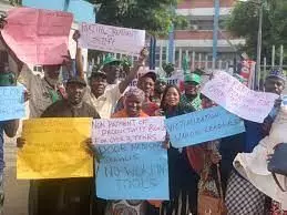 Workers shut down Kano electricity distribution coy Workers shut down Kano electricity distribution coy