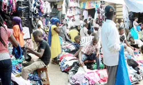 Harmattan: Second hand cloth dealers make brisk sales in Kano