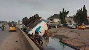 Tragedy averted as fully-loaded petrol tanker falls in Ogun