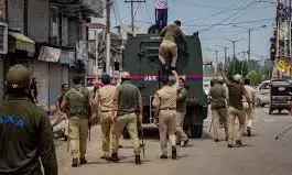 Police fires tear gas on protesting farmers in Delhi