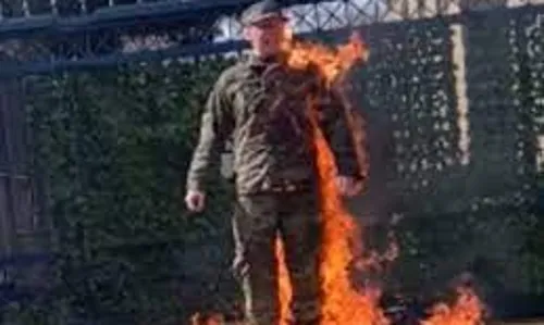 Man sets self on fire in front of Israeli embassy