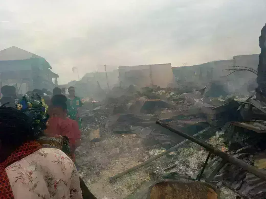 Fire razes 200 shops in C’River