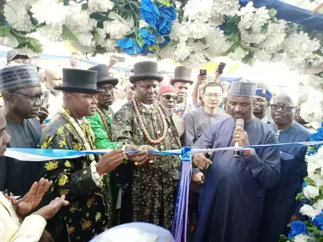 FG inaugurates Port Harcourt-Aba rail project, train service begins