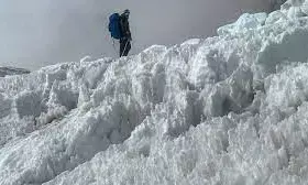 Climber rescued from Everest dies in hospital