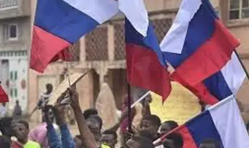 Police arrest 9 protesters for displaying Russian flags Police arrest 9 protesters for displaying Russian flags