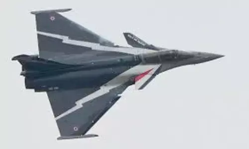 2 pilots killed as military jets crash mid-flight