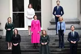 Mobile phones banned from cabinet meetings