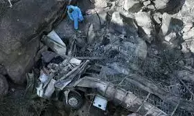 10 foreigners die after bus overturns