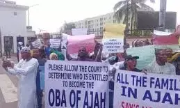 Community protests at Lagos Assembly against alleged imposition of king
