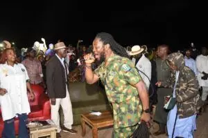 ‘Daddy Showkey’ lights up wounded soldiers’ Christmas