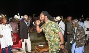 ‘Daddy Showkey’ lights up wounded soldiers’ Christmas ‘Daddy Showkey’ lights up wounded soldiers’ Christmas