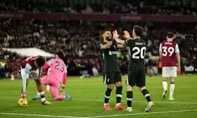 Liverpool hammer West Ham to go eight points clear Liverpool hammer West Ham to go eight points clear