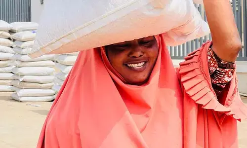 Ramadan: Sen. Natasha distributes 2,400 bags of grains to constituents