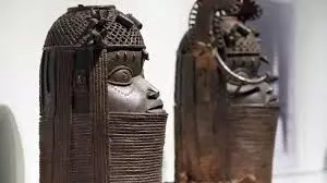 Netherlands’ Govt. returns 119 stolen artefacts to Oba of Benin