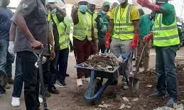 Flood Preparedness: PEPSA clears drains in Jos-Bukuru metropolis