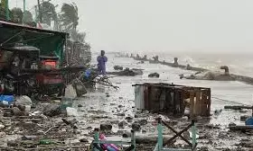 Super typhoon leaves 10 dead in Philippines, over 192,00 affected