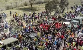 Mourners storm Kenyan airport to receive Odinga’s body