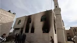 Israeli settlers set fire to mosque in West Bank Israeli settlers set fire to mosque in West Bank
