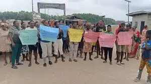 Rivers: Kula women protest lack of potable water, electricity Rivers: Kula women protest lack of potable water, electricity
