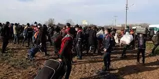 Athens Closes Border to Certain Nationalities Crossing From Turkey