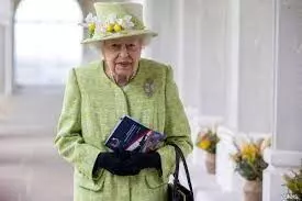 UK queen steps into debate over Philip’s funeral outfits UK queen steps into debate over Philip’s funeral outfits