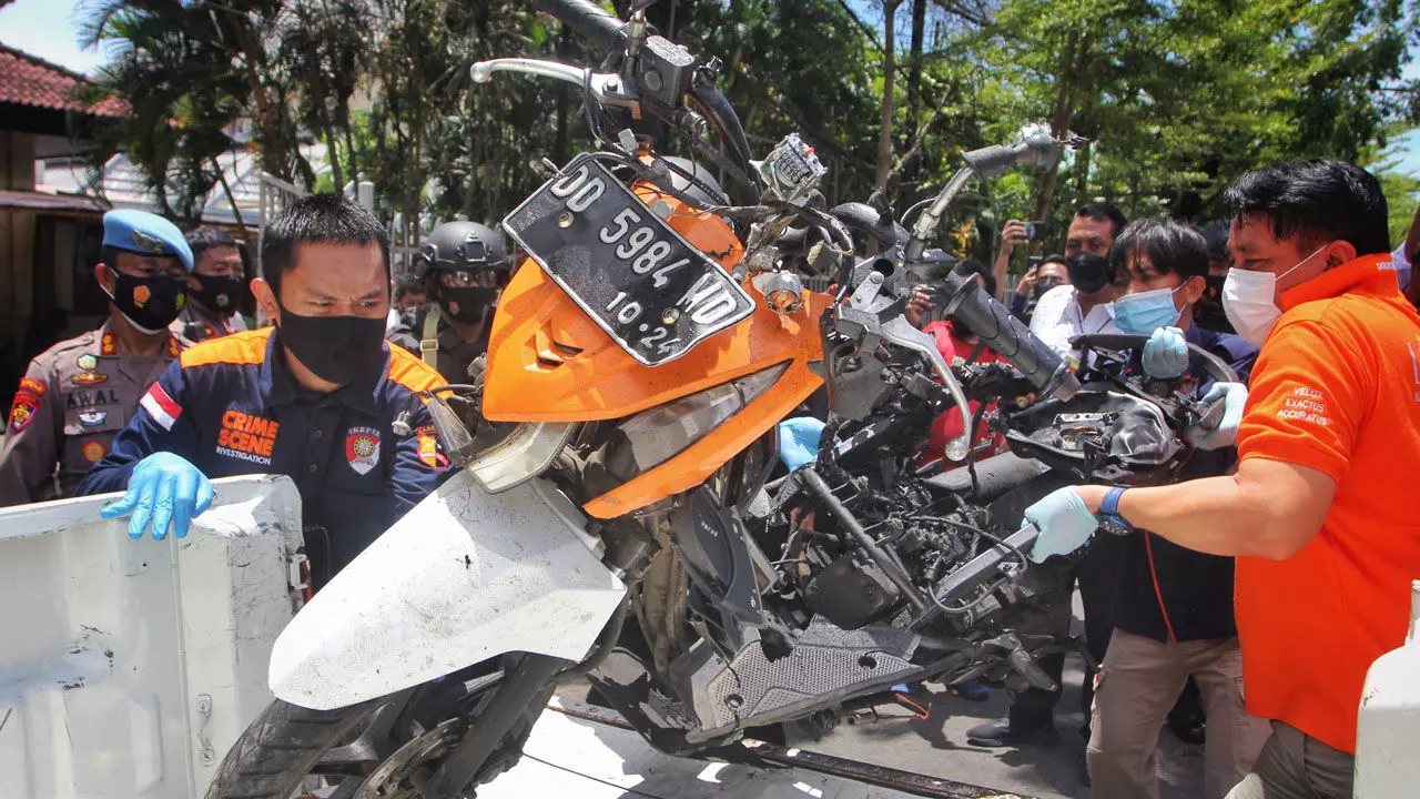 Indonesian police: Weekend church suicide bombers were married couple